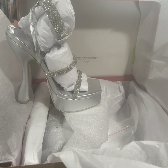 CULT GAIA SOLD OUT ELODIE SILVER PLATFORM SANDAL SIZE 8.5 - Picture 8 of 16